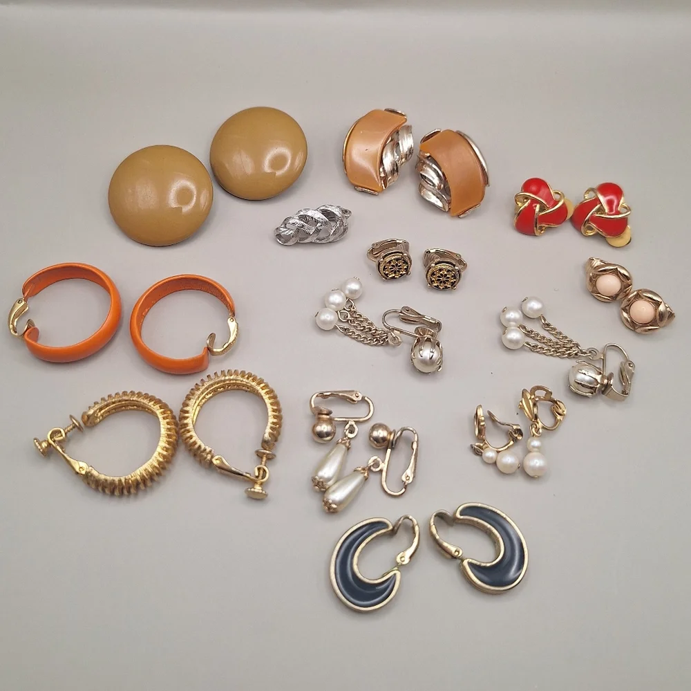 Vintage Clip-On & Screw-Back Earring Bundle – Sarah Coventry, Avon, LA Segal+ - Picture 16 of 16